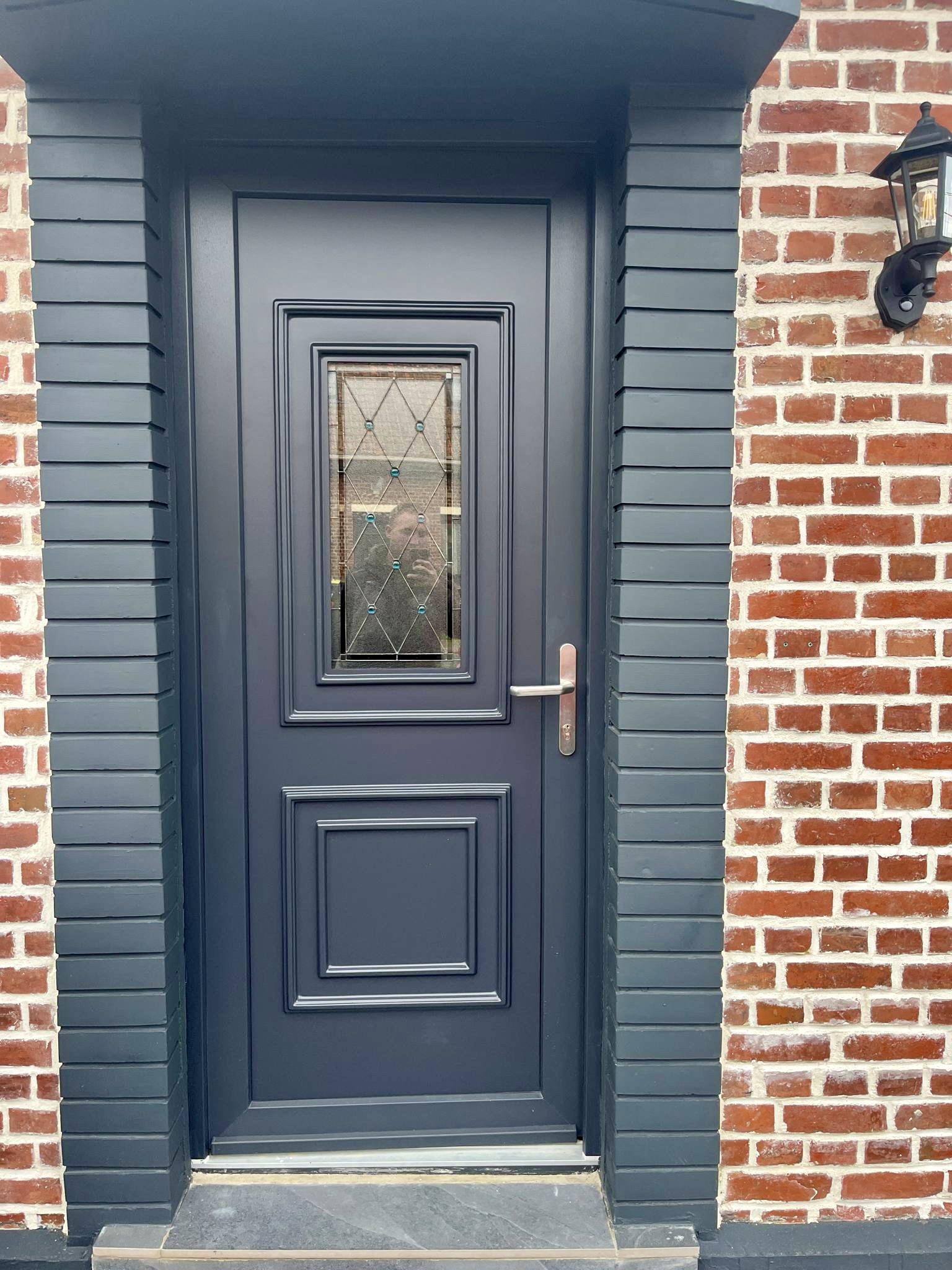 porte entrée avec vitre dessinée